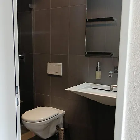 Luxury Penthouse 4 Bedroom 8 Min Walk To Wef Appartement *
