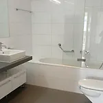 Luxury Penthouse 4 Bedroom 8 Min Walk To Wef Apartment