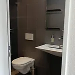 Luxury Penthouse 4 Bedroom 8 Min Walk To Wef Apartment *