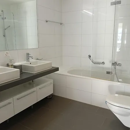 Luxury Penthouse 4 Bedroom 8 Min Walk To Wef Apartment