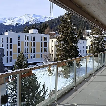 Luxury Penthouse 4 Bedroom 8 Min Walk To Wef * Ostrava