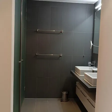 Luxury Penthouse 4 Bedroom 8 Min Walk To Wef