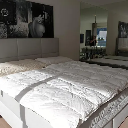 Luxury Penthouse 4 Bedroom 8 Min Walk To Wef Daire *